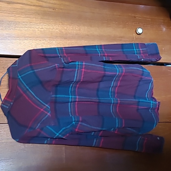 Abercrombie & Fitch size M plaid shirt - Picture 3 of 3